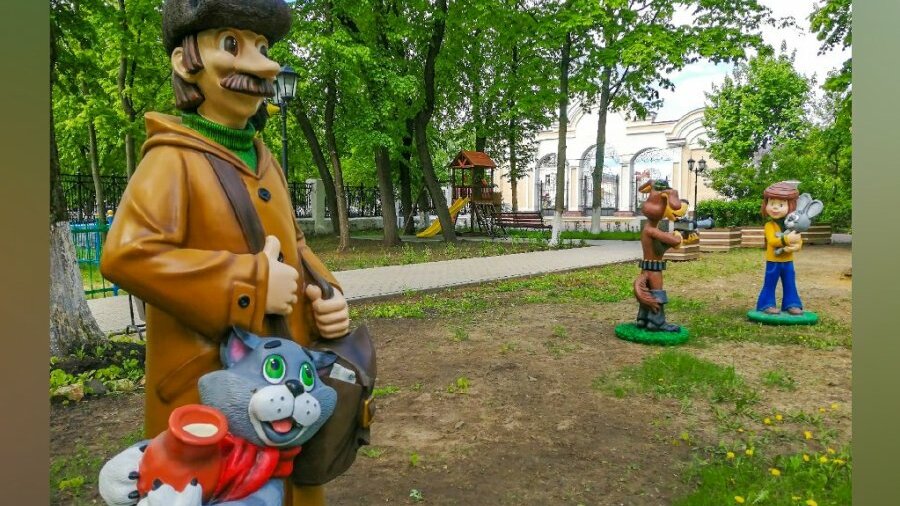 Скульптуры советских персонажей мультфильмов