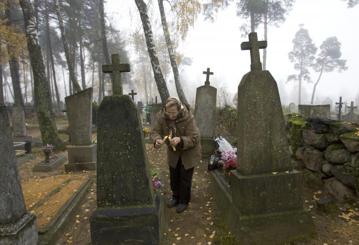 «в Москве на Троекуровском кладбище?»