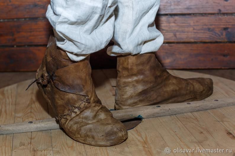 Проблемы с ботинками на средневековой войне, которая была на ногах